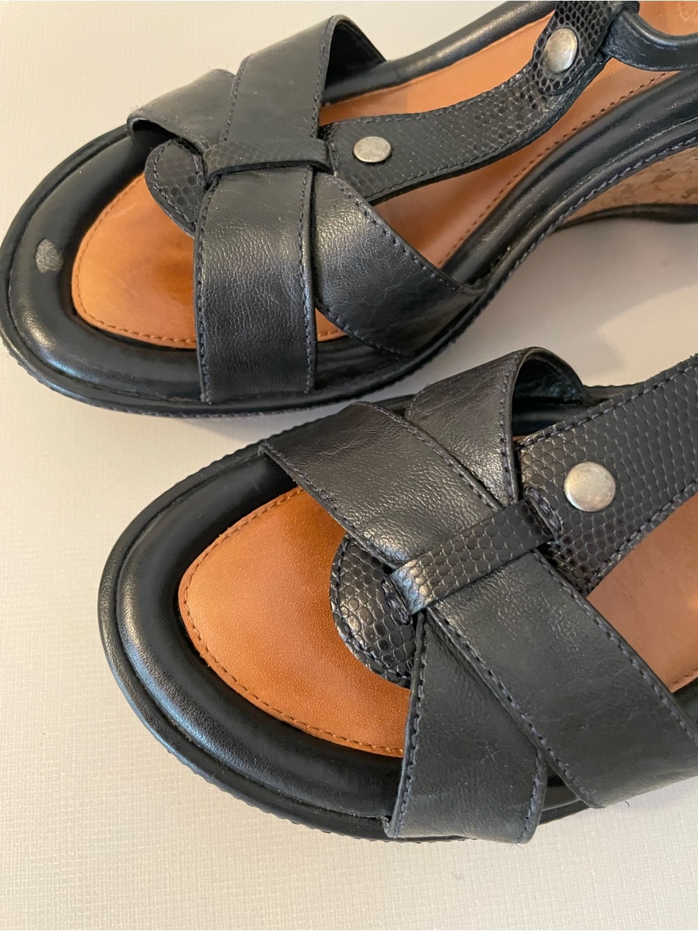 Nurture Leather Wedge Sandals Size 7.5 - Picture 3 of 9